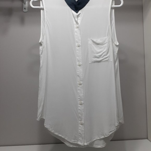 White Sleeveless Long Blouse with Dark Gray Collar - Picture 2 of 4